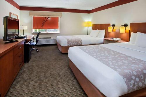 2 double beds