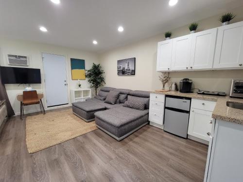 Guest suite near La Cienega Park Beverly Hills in Los Angeles, USA