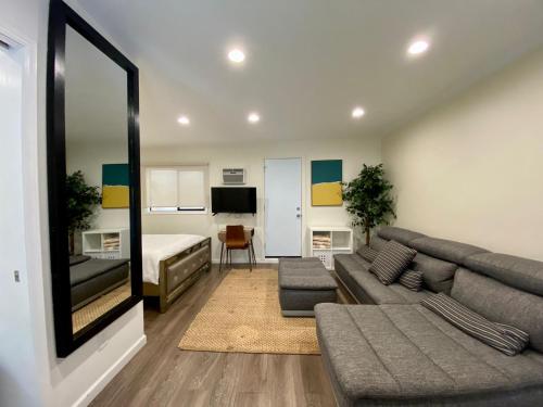 Guest suite near La Cienega Park Beverly Hills in Los Angeles, USA