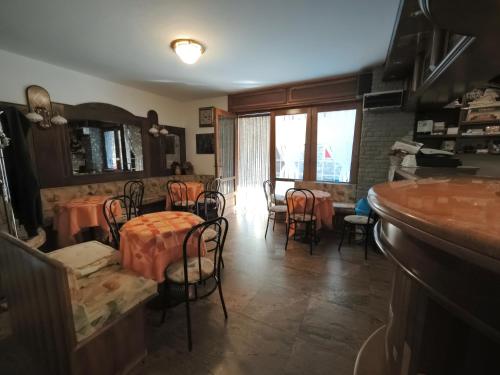 Krogs/atpūtas telpa, Albergo ristorante Chez Isabel in Pontboset