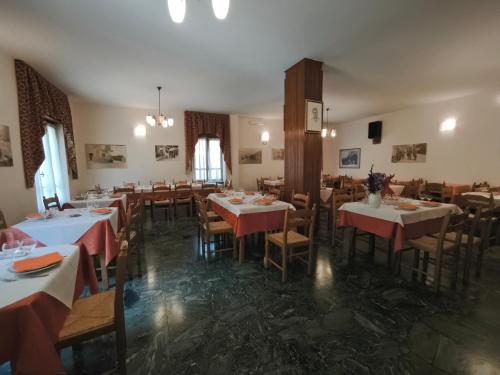 Restorāns, Albergo ristorante Chez Isabel in Pontboset