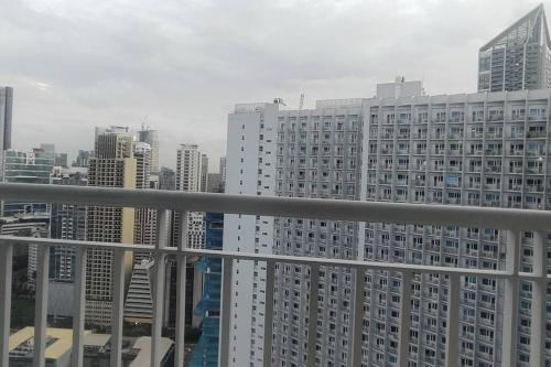 Aircon Budget Room for 4 persons in Makati