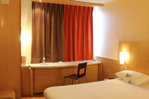 2 twin beds