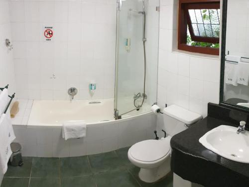 Deluxe Double or Twin Room with Garden View image 1