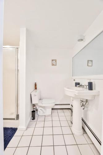Hunter Hideaway with Hot Tub - image 2