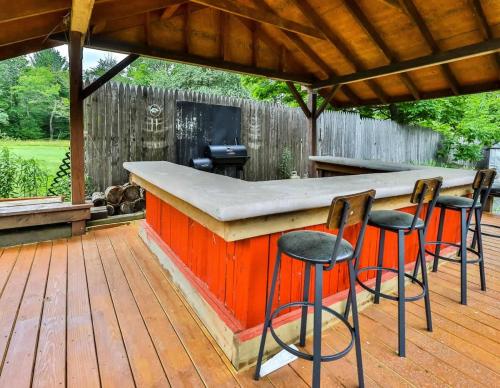 Hunter Hideaway with Hot Tub in Хантер