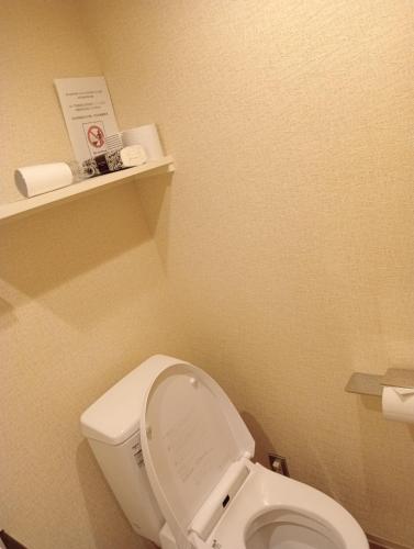 Standard Twin Room image 1