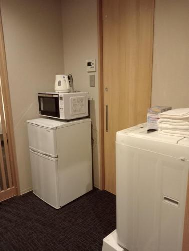 Standard Twin Room image 9