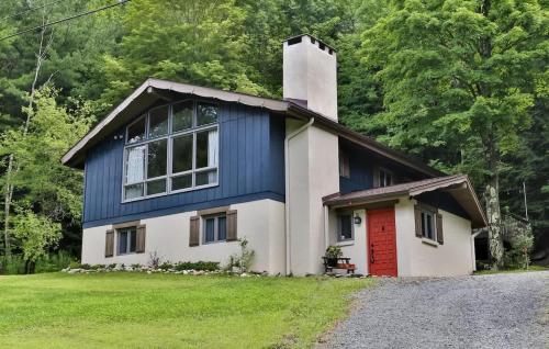 Mountain Lodge with Hot Tub & Fire Pit in Hensonville, Vereinigte Staaten von Amerika