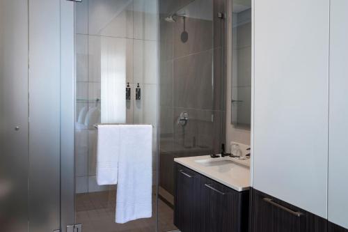 Standard Double Room image 10