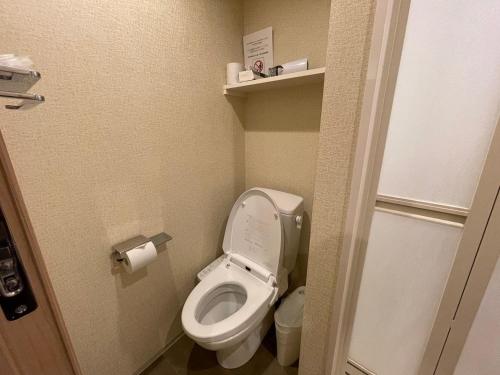 Deluxe Twin Room image 10