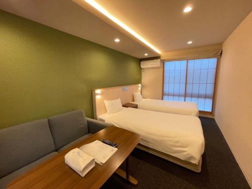 Deluxe Twin Room image 2