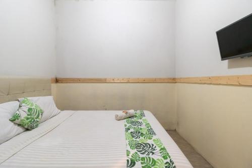 Standard Double Room image 6