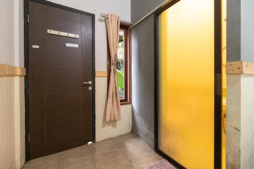 Standard Double Room image 3