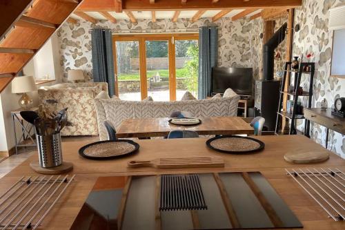 Converted Barn in Saint-Merd-la-Breuille