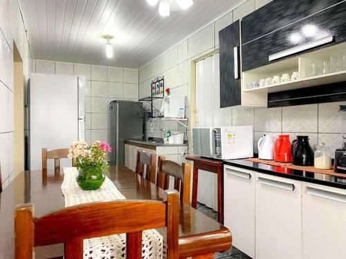 Casa completa em ilha de Paraty - Vila Caiçara (Casa completa em ilha de Paraty - Vila Caicara) in Praia Grande