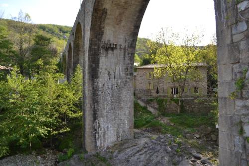 Maison Sous Le Pont - Chambre d'hôtes - Meyras