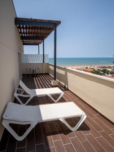 Pato Amarillo - image 8