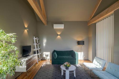 Deluxe Apartment image 1