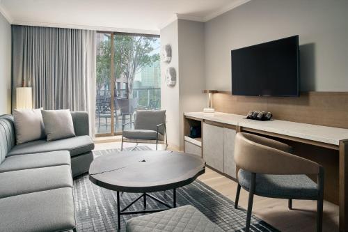Executive Suite with Terrace image 5