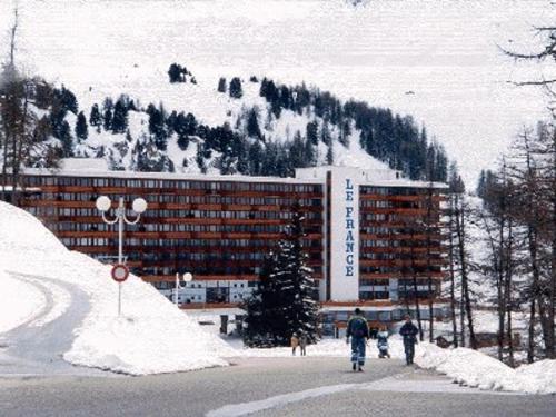 Appartement rénové 6 pers. avec balcon, au pied des pistes - FR-1-455-51 (Appartement renove 6 pers. avec balcon, au pied des pistes - FR-1-455-51) in La Plagne