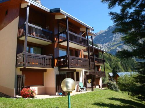 Charmant 2 pièces près des pistes avec balcon et piscine chauffée - FR-1-464-9 Charmant 2 pièces près des pistes avec balcon et piscine chauffée - FR-1-464-9