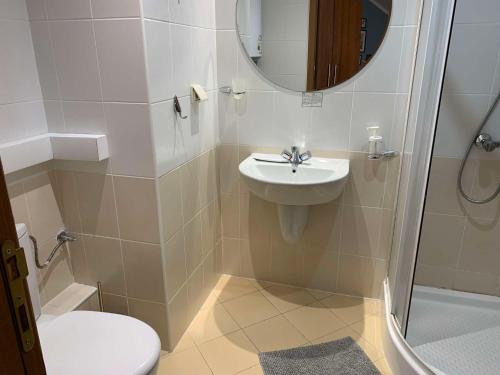 Rivendell Apartments Villa Park - image 7