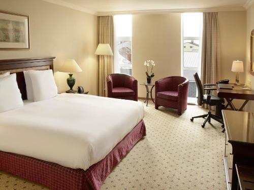 King Room image 7