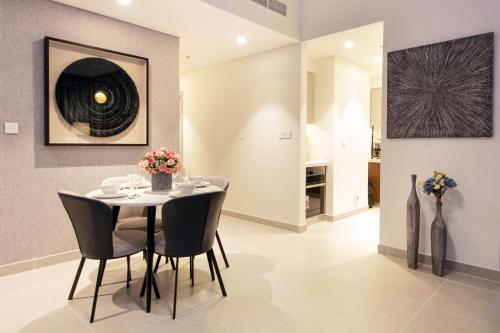 Downtown Luxury - Stunning 2BHK with Sea view in Forte towers, Downtown, Dubaï (photo 8)