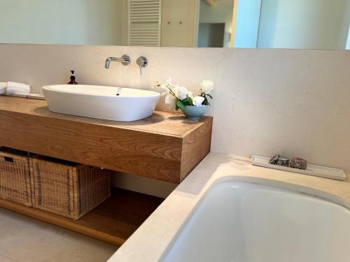 Villa La Ginestra Piemonte with private pool