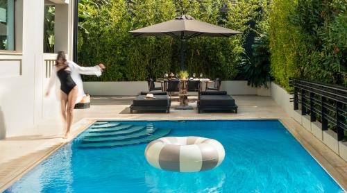 Sol Residence - Private Pool Gym Glyfada, Atény