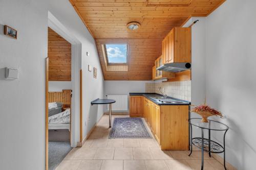 Chalupa Pod Studánkou (Chalupa Pod Studankou) in ชวาเลซ