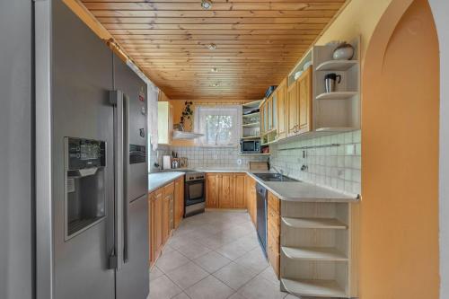 Chalupa Pod Studánkou (Chalupa Pod Studankou) in ชวาเลซ