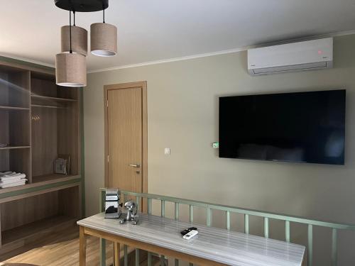 Drama's nest Drama's nest