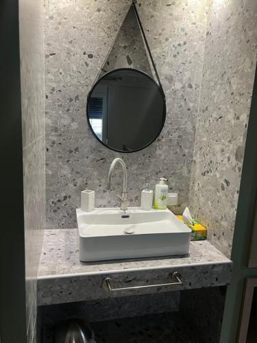 Drama's nest Drama's nest