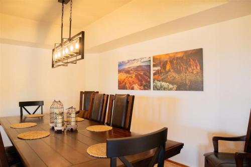 Southwestern Desert Escape Pool, Hot, Tub, Sleeps 12