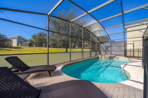 Luxury 6 Bedroom Pool Home in Windsor Hills