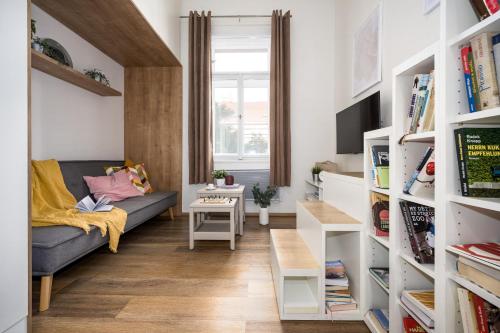 Prague Days - Cozy Studio with Netflix in Karlín - image 3