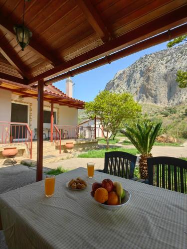 Emis House Krioneri in Mesologgi
