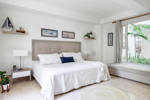 One-Bedroom Apartment image 10