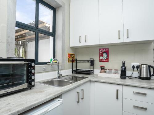 Comoditats, L'abri in Olifantskop