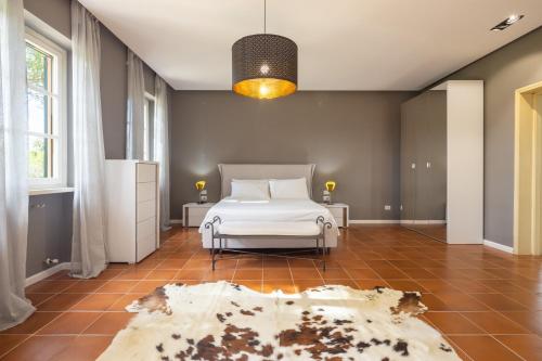 Villa Regina Elena Vittoria by VacaVilla in Поркарі