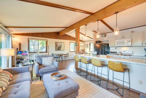 Waterfront Home with Fire Pit and Deck in Balsam Lake! in Balsam Lake, USA