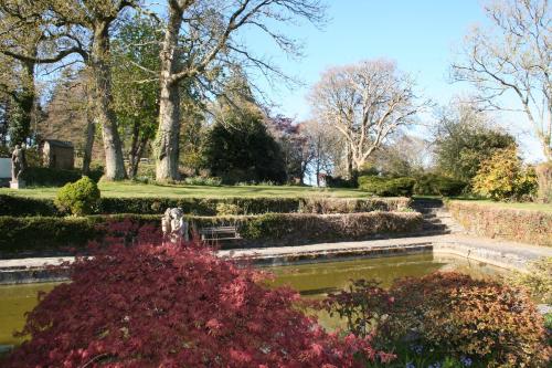 608550040 Great Trethew Manor Hotel & Self Catering Lodges