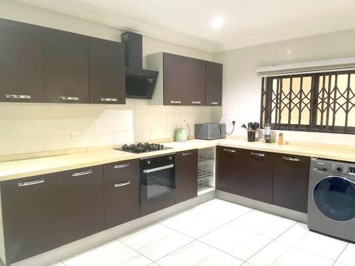 3 Bdrm city view with pool at Dzorwulu in Abelemkpe