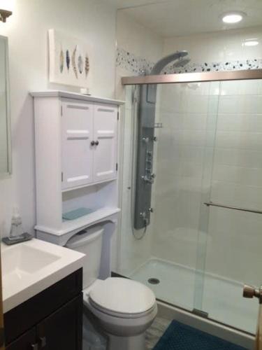 Updated Hunter Mtn Condo Walk to Slopes &Festivals in Lanesville, USA