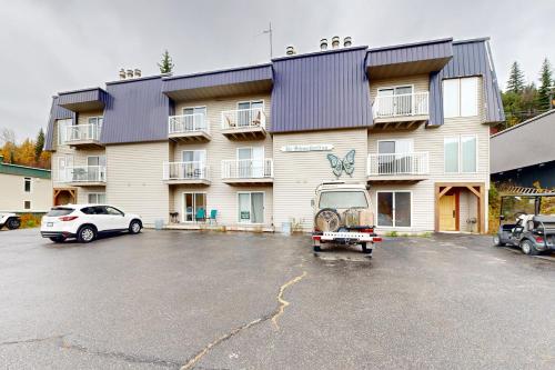 Slope-Walk Condo in Sandpoint (ID)