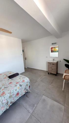 Cisne By Nest Hostel Room Type - Deluxe Double Room with Balcony