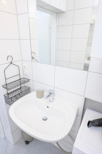 One-Bedroom Family Apartment image 2