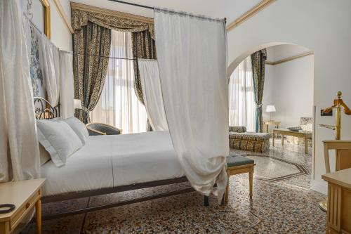 Hotel De La Ville in Civitavecchia